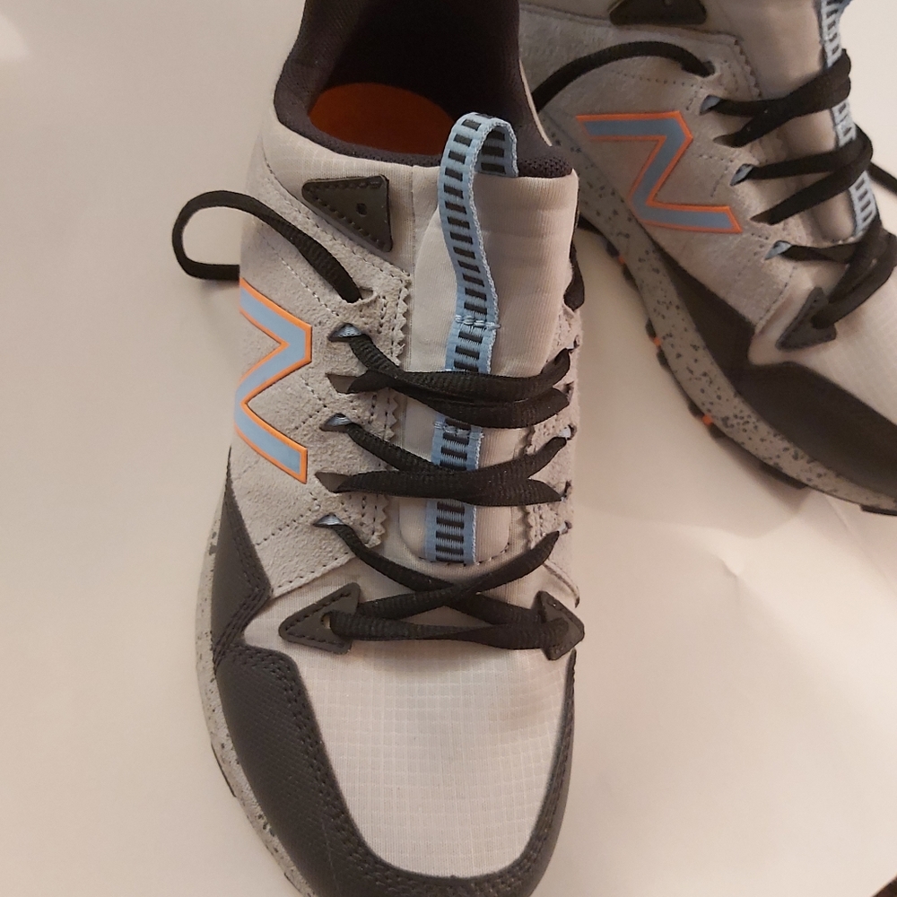 running shoes - Picture 4 of 5